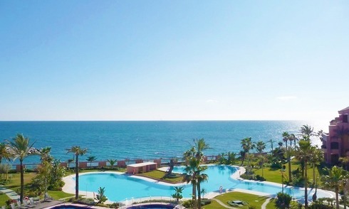 Penthouse de luxe en première ligne de plage à vendre à Malibu, Puerto Banús, Marbella 