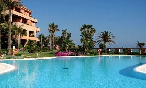 Penthouse de luxe en première ligne de plage à vendre à Malibu, Puerto Banús, Marbella 