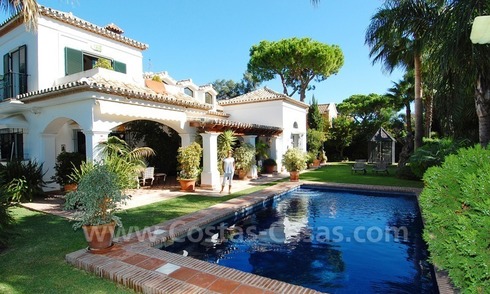 Villa de plage à vendre sur la nouvelle Mille d' Or entre Marbella et Estepona 