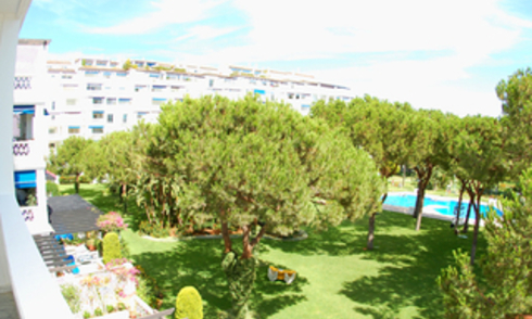 Double appartement à vendre à Playas del Duque - première ligne de plage Puerto Banús - Marbella 