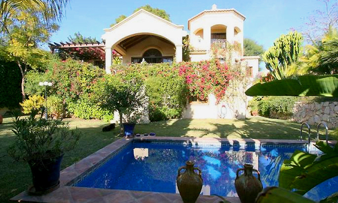 Villa à vendre en El Rosario à l' Est de Marbella, Costa del Sol 