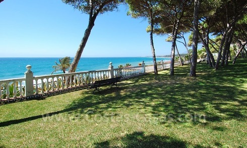 Appartement spacieux à vendre dans un complexe en première ligne de plage à Marbella sur la nouvelle Mille d' Or 