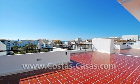 Double appartement penthouse à acheter dans le centre de Puerto Banus, Marbella 