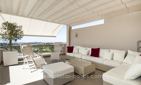 Penthouse appartement contemporain de luxe dans une zone de golf à vendre à Marbella - Benahavís 