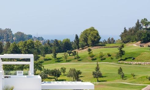 Nouvel appartement moderne avec vue sur le golf, la montagne et la mer à vendre à Benahavis - Marbella 5814