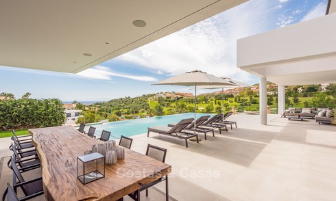 Villa spectaculaire haut de gamme à vendre, clé en main, avec vue panoramique sur la mer, le golf et la montagne, Benahavis - Marbella 5858