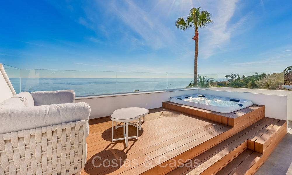 Villa de luxe unique en front de mer à vendre, New Golden Mile, Marbella - Estepona. 72239