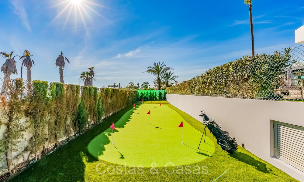 Villa de luxe unique en front de mer à vendre, New Golden Mile, Marbella - Estepona. 72252