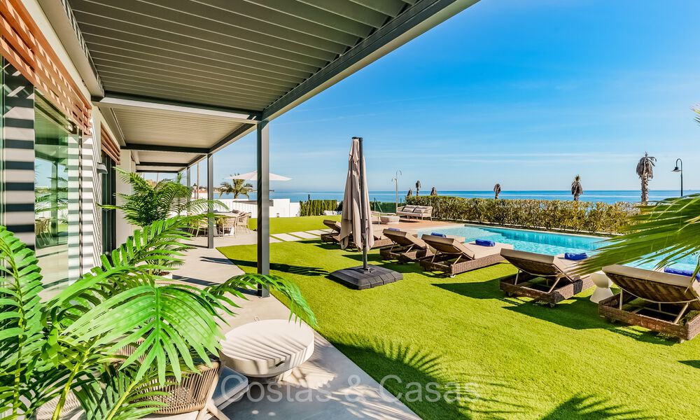 Villa de luxe unique en front de mer à vendre, New Golden Mile, Marbella - Estepona. 72254