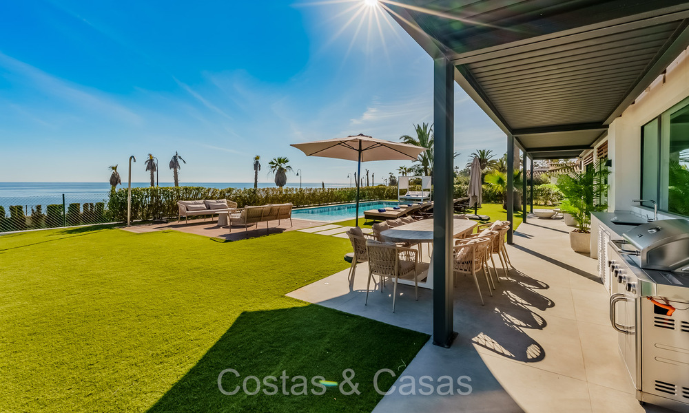 Villa de luxe unique en front de mer à vendre, New Golden Mile, Marbella - Estepona. 72260