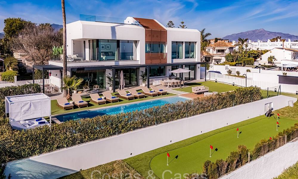 Villa de luxe unique en front de mer à vendre, New Golden Mile, Marbella - Estepona. 72276