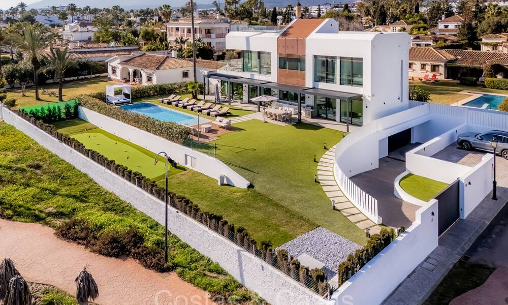 Villa de luxe unique en front de mer à vendre, New Golden Mile, Marbella - Estepona. 72279