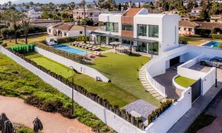 Villa de luxe unique en front de mer à vendre, New Golden Mile, Marbella - Estepona. 72279 