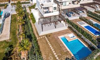 Nouvelles villas de luxe en première ligne de plage à vendre dans un complexe exclusif, New Golden Mile, Marbella 69821 