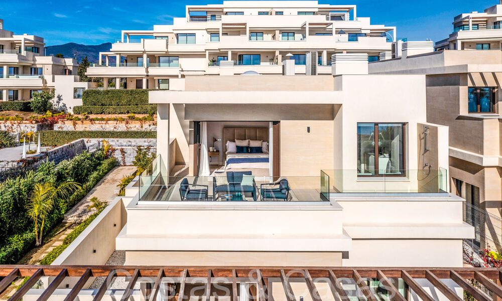 Nouvelles villas de luxe en première ligne de plage à vendre dans un complexe exclusif, New Golden Mile, Marbella 69822