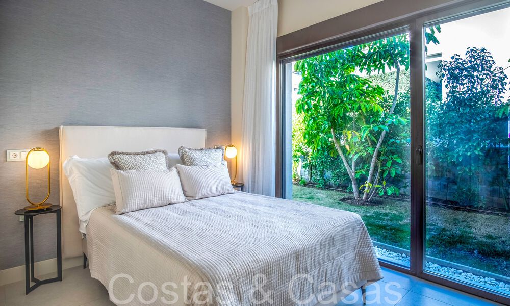Nouvelles villas de luxe en première ligne de plage à vendre dans un complexe exclusif, New Golden Mile, Marbella 69824