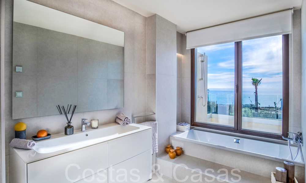 Nouvelles villas de luxe en première ligne de plage à vendre dans un complexe exclusif, New Golden Mile, Marbella 69833