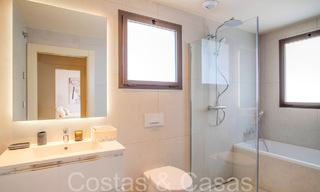 Nouvelles villas de luxe en première ligne de plage à vendre dans un complexe exclusif, New Golden Mile, Marbella 69838 