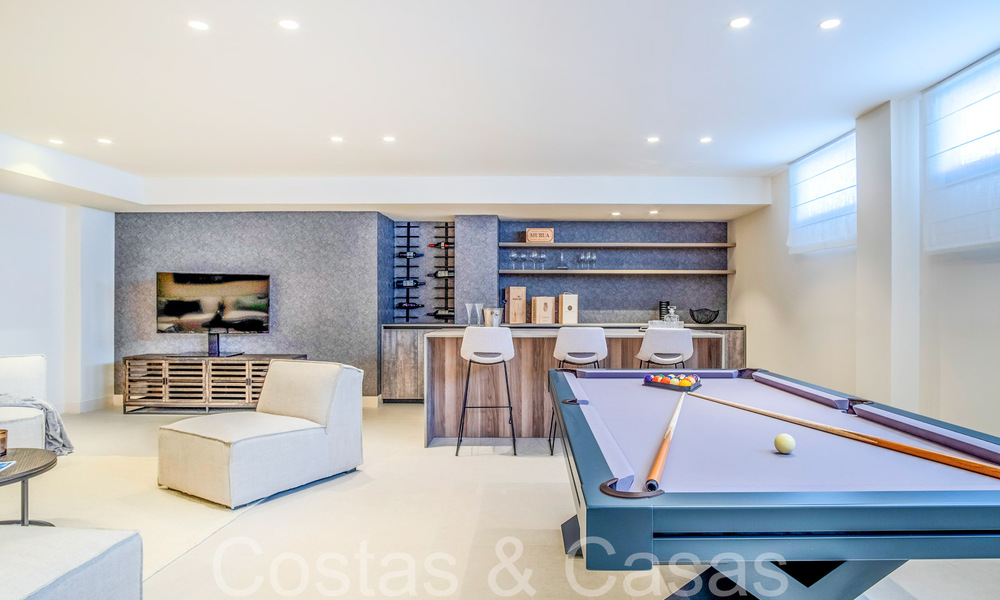 Nouvelles villas de luxe en première ligne de plage à vendre dans un complexe exclusif, New Golden Mile, Marbella 69840