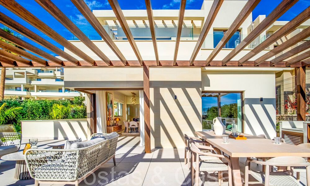 Nouvelles villas de luxe en première ligne de plage à vendre dans un complexe exclusif, New Golden Mile, Marbella 69851