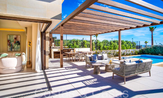 Nouvelles villas de luxe en première ligne de plage à vendre dans un complexe exclusif, New Golden Mile, Marbella 69852 