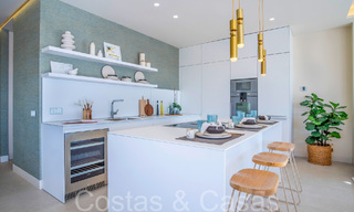 Nouvelles villas de luxe en première ligne de plage à vendre dans un complexe exclusif, New Golden Mile, Marbella 69855 