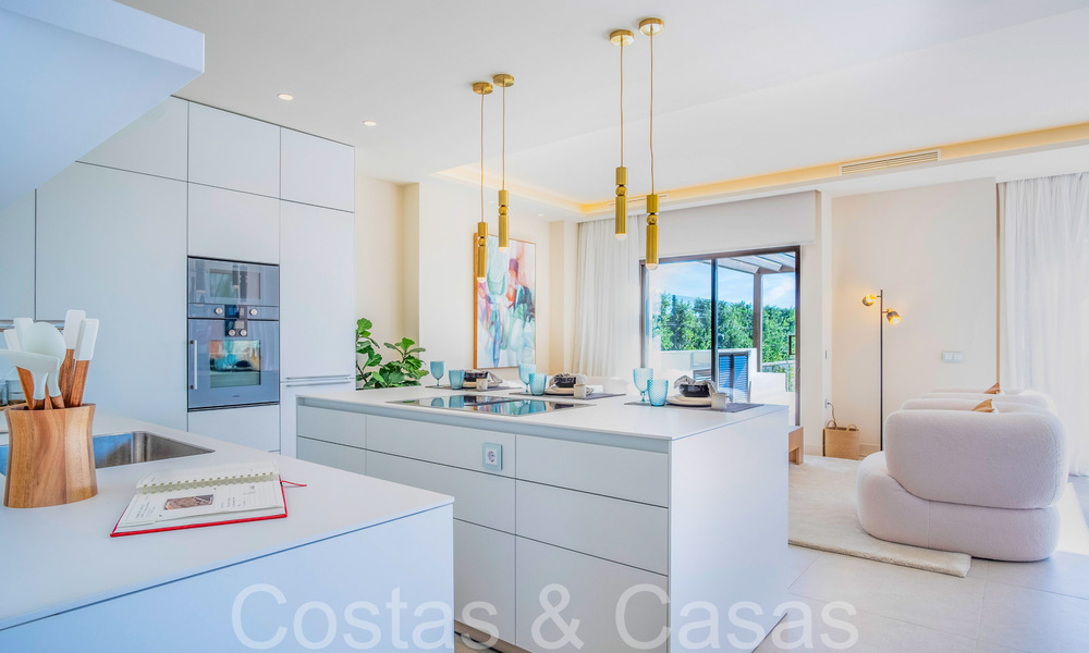 Nouvelles villas de luxe en première ligne de plage à vendre dans un complexe exclusif, New Golden Mile, Marbella 69856