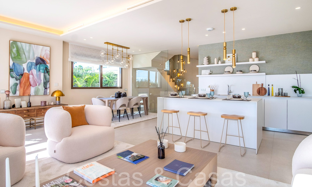 Nouvelles villas de luxe en première ligne de plage à vendre dans un complexe exclusif, New Golden Mile, Marbella 69860
