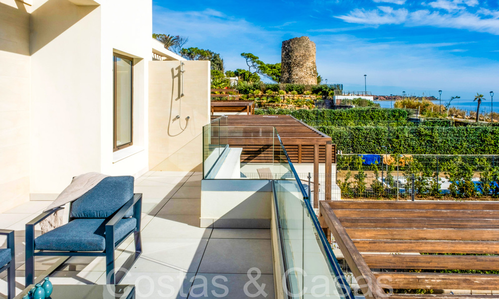 Nouvelles villas de luxe en première ligne de plage à vendre dans un complexe exclusif, New Golden Mile, Marbella 69863