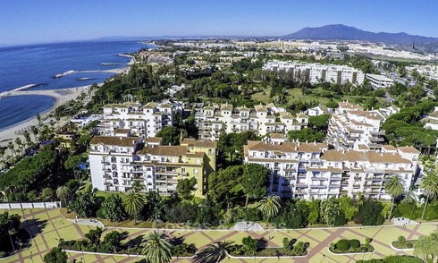 Penthouse avec vue sur la mer dans un complexe de plage en première ligne à vendre, Puerto Banus, Marbella 13232