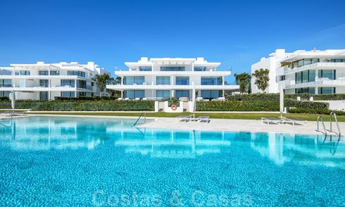 Appartement de luxe en bord de mer, situé dans un complexe exclusif sur le New Golden Mile, à Estepona Est 21999