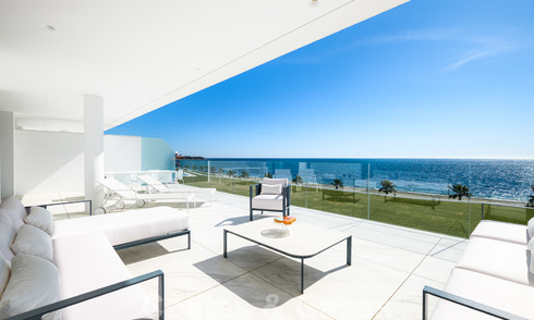 Revente privée. Appartement ultra-Deluxe d'Avant Garde en bord de mer à vendre dans un complexe exclusif sur le New Golden Mile, Estepona 22047