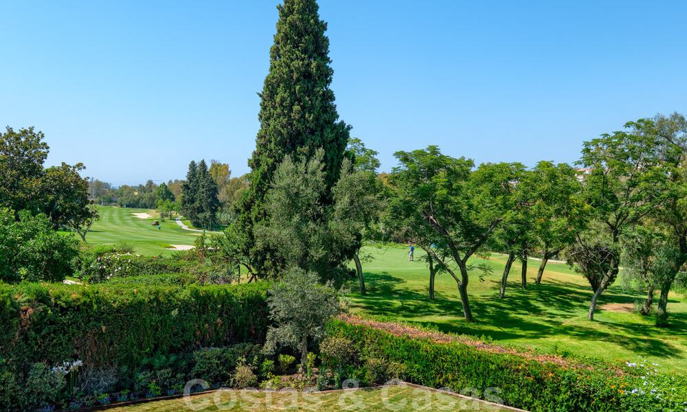 A vendre, villa en première ligne du golf, rénovée avec goût dans un quartier recherché et calme - Guadalmina - Marbella 29256