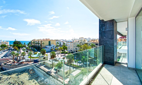 Elégant appartement moderne avec vue sur la mer et la ville à vendre dans le centre d'Estepona 32250