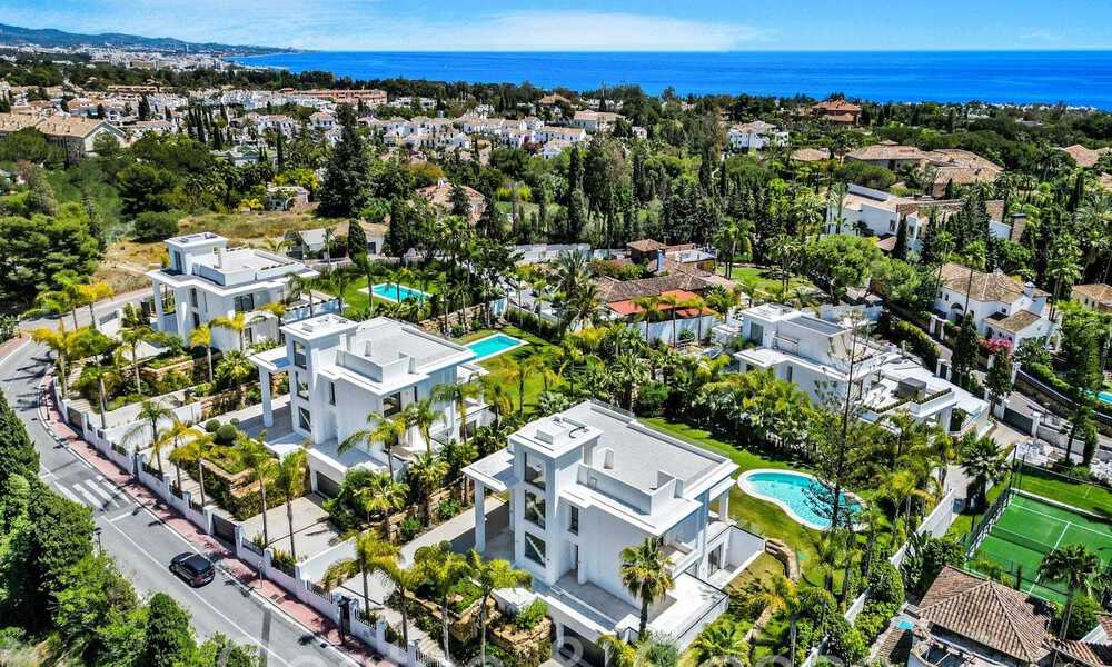 Villas modernes de style avant-gardiste à vendre sur le prestigieux Golden Mile de Marbella 69670