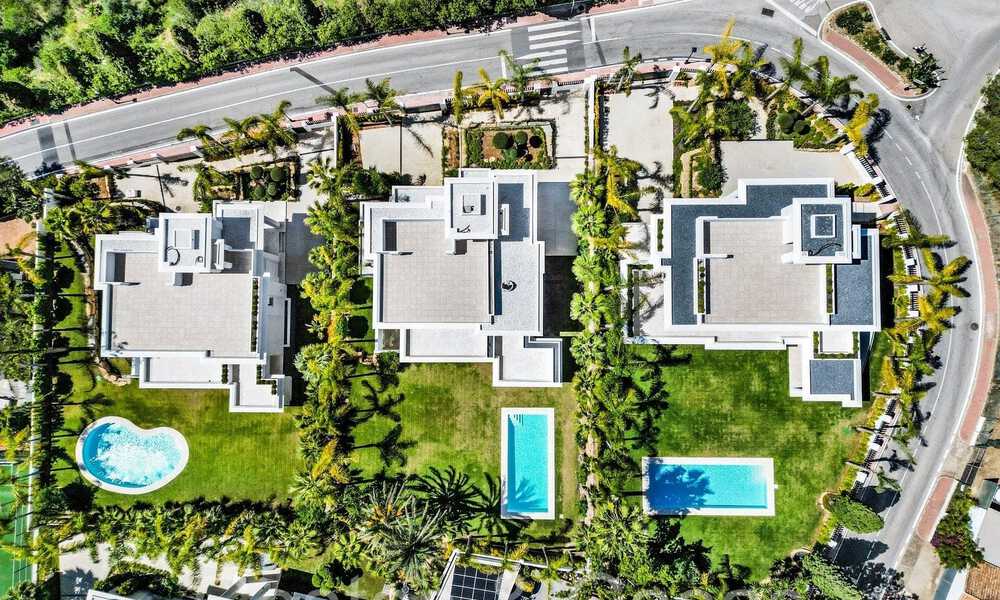 Villas modernes de style avant-gardiste à vendre sur le prestigieux Golden Mile de Marbella 69672