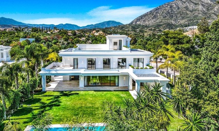 Villas modernes de style avant-gardiste à vendre sur le prestigieux Golden Mile de Marbella 69673