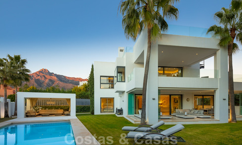 Villa de luxe contemporaine et élégante à vendre dans une communauté clôturée sur le Golden Mile à Marbella 38298