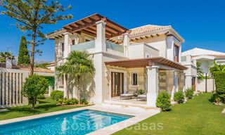 Villa méditerranéenne en bord de la mer à vendre dans un quartier résidentiel exclusif du Golden Mile de Marbella 39181 