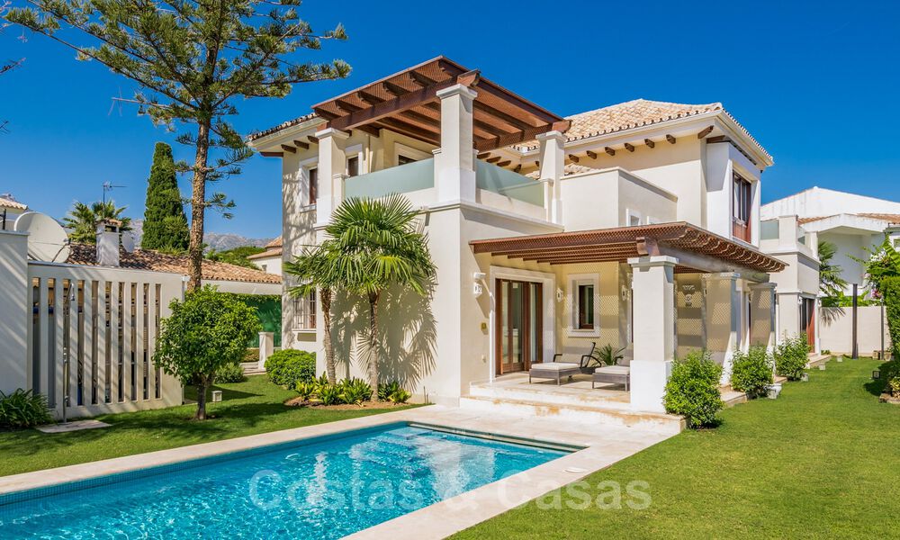 Villa méditerranéenne en bord de la mer à vendre dans un quartier résidentiel exclusif du Golden Mile de Marbella 39182