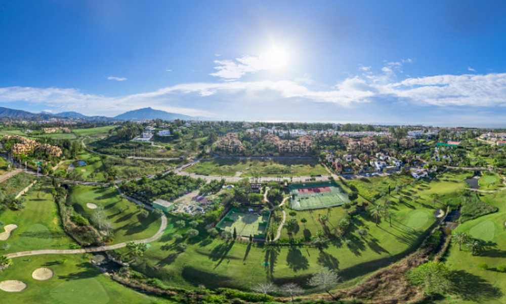 Villas contemporaines de luxe à vendre à distance de marche d'un club de golf renommé, sur le nouveau Golden Mile entre Marbella et Estepona 69253