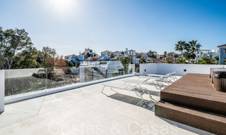 Villas contemporaines de luxe à vendre à distance de marche d'un club de golf renommé, sur le nouveau Golden Mile entre Marbella et Estepona 69280 