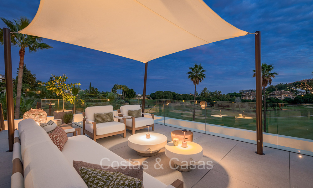 Nouvelle villa de luxe ultramoderne à vendre avec un design architectural, en première ligne du golf Los Naranjos à Nueva Andalucia, Marbella 73095