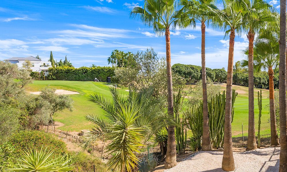 Nouvelle villa de luxe ultramoderne à vendre avec un design architectural, en première ligne du golf Los Naranjos à Nueva Andalucia, Marbella 73096