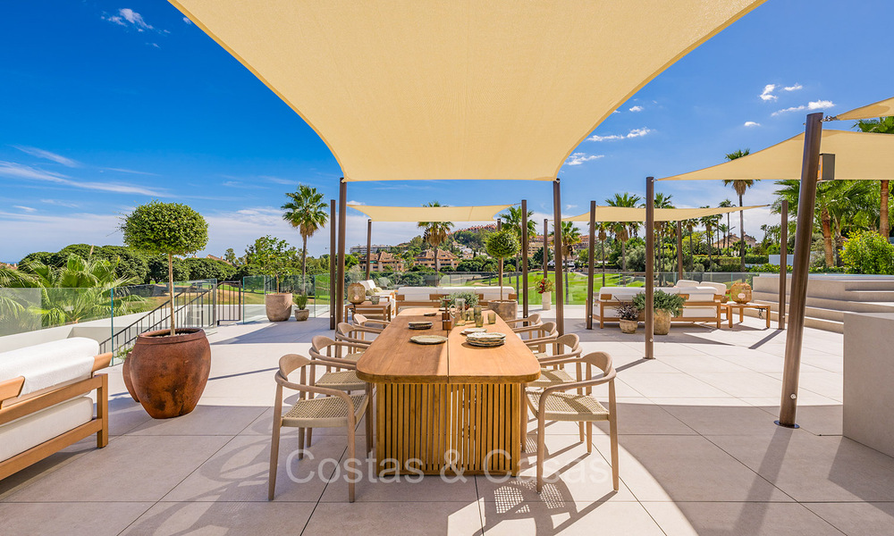 Nouvelle villa de luxe ultramoderne à vendre avec un design architectural, en première ligne du golf Los Naranjos à Nueva Andalucia, Marbella 73105