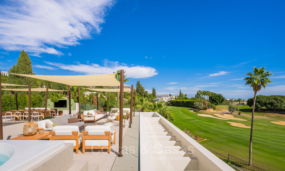 Nouvelle villa de luxe ultramoderne à vendre avec un design architectural, en première ligne du golf Los Naranjos à Nueva Andalucia, Marbella 73111