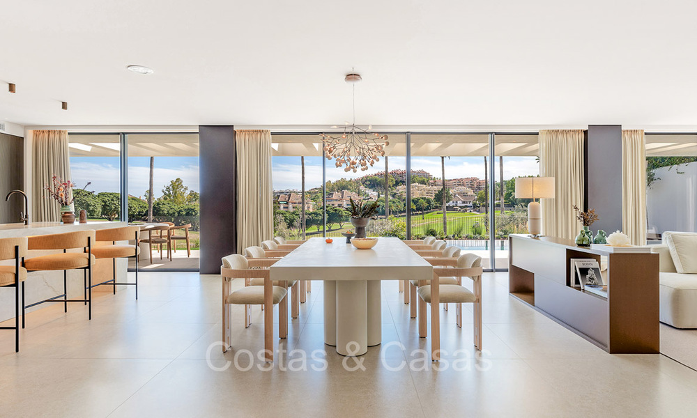 Nouvelle villa de luxe ultramoderne à vendre avec un design architectural, en première ligne du golf Los Naranjos à Nueva Andalucia, Marbella 73115