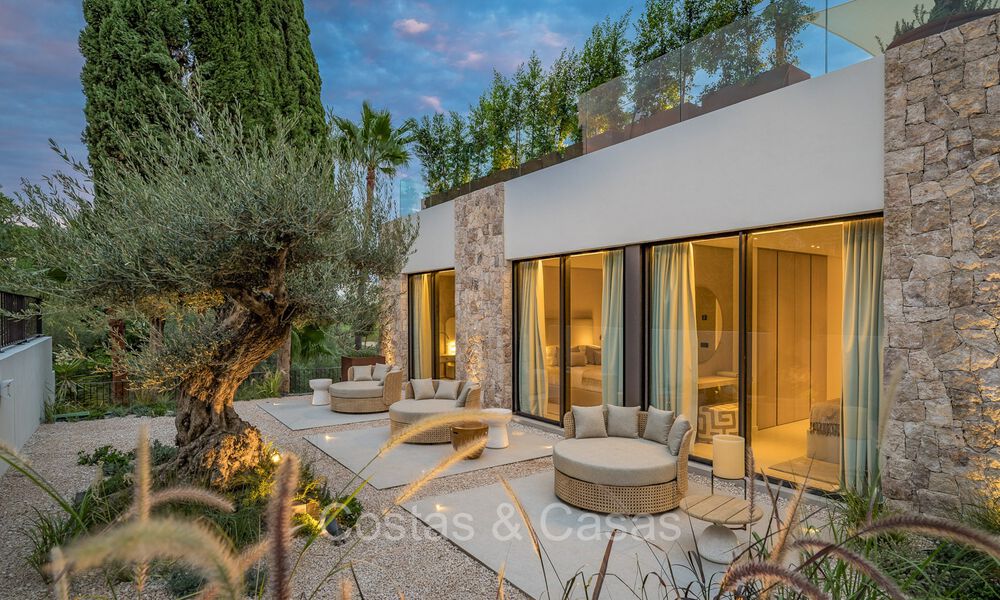 Nouvelle villa de luxe ultramoderne à vendre avec un design architectural, en première ligne du golf Los Naranjos à Nueva Andalucia, Marbella 73138