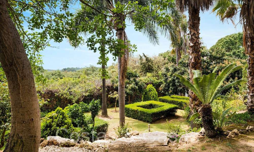 Spacieuse villa de luxe à vendre avec grand jardin privé à l'est du centre de Marbella 68886