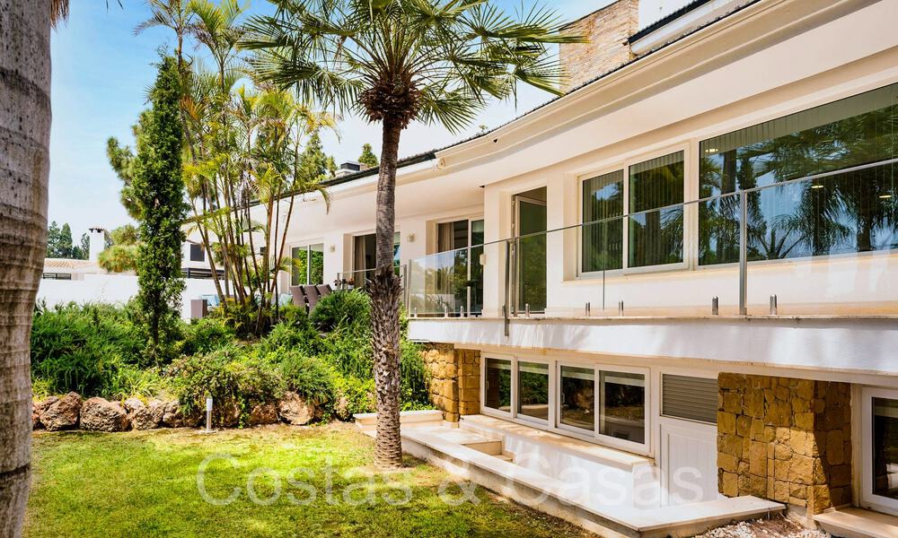 Spacieuse villa de luxe à vendre avec grand jardin privé à l'est du centre de Marbella 68887